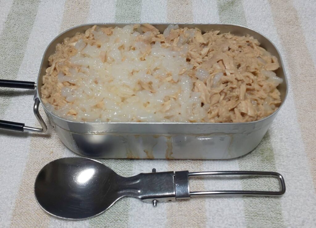 メスティン×ツナ缶(炊き込みご飯)
