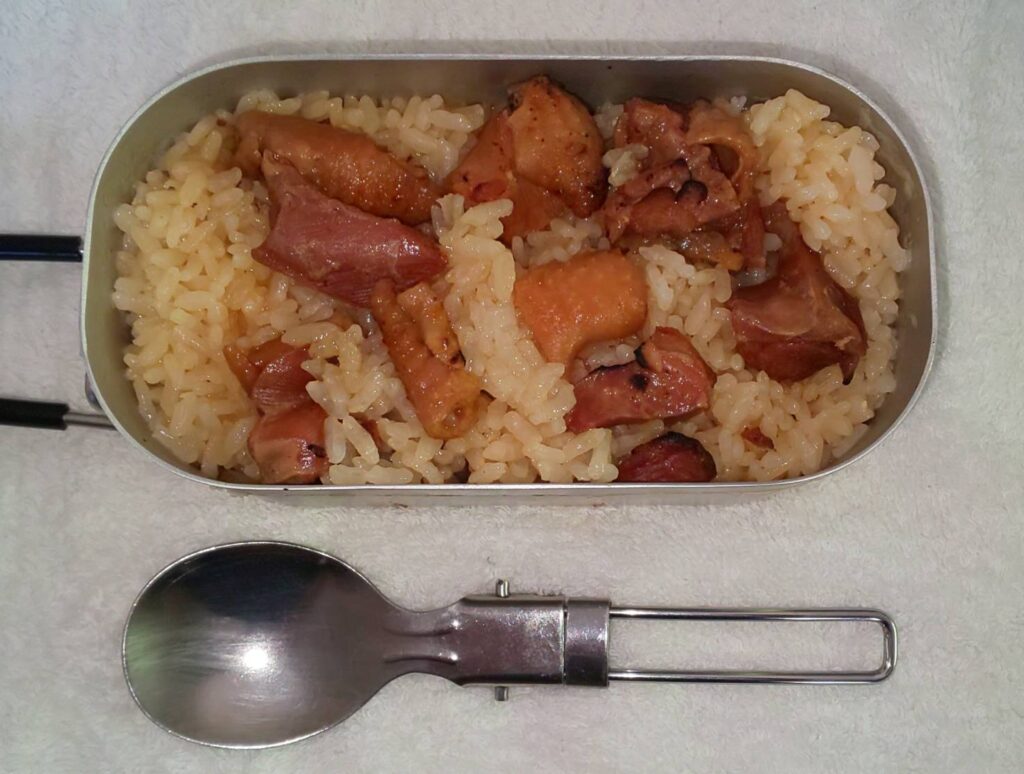 メスティン×やきとり缶(炊き込みご飯)